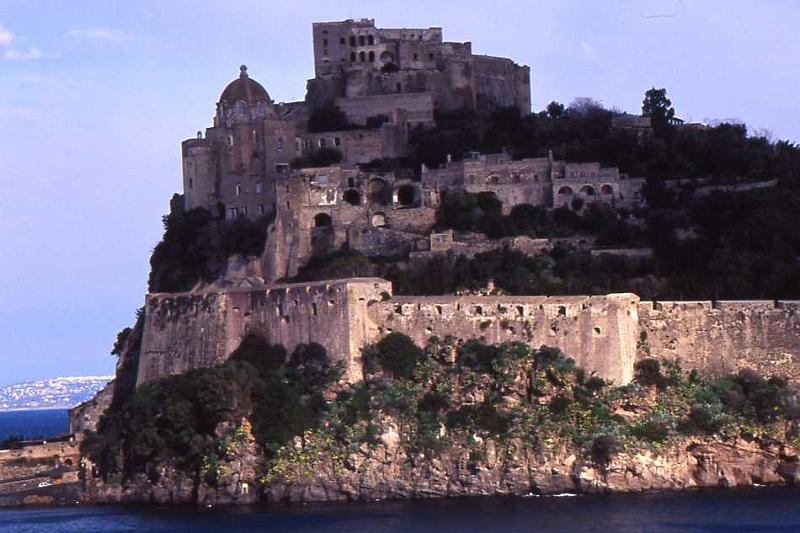18-Castello aragonese,8 dicembre 2003.jpg